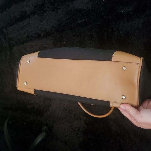 Jones New York Black and Tan Tote with Structured Design - Picture 3 of 12